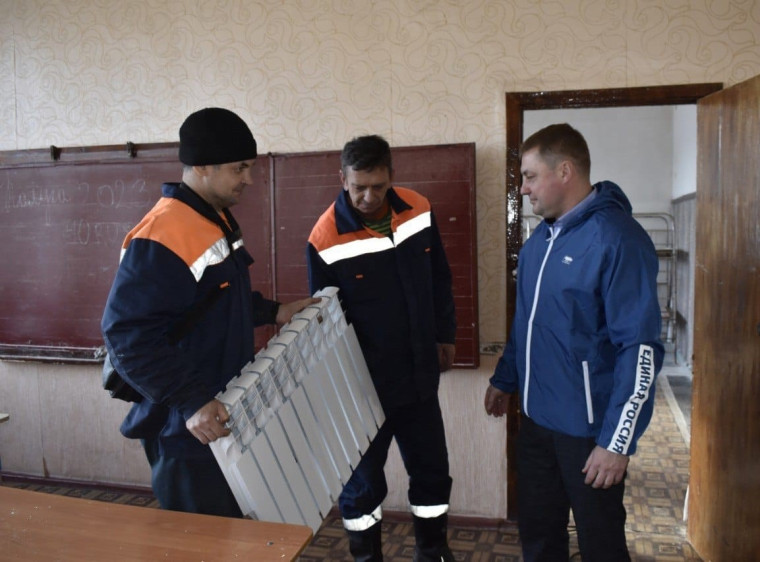 Специалисты водоканала помогли подготовить школу Золотого к зиме. Специалисты водоканала помогли подготовить школу Золотого к зиме.
